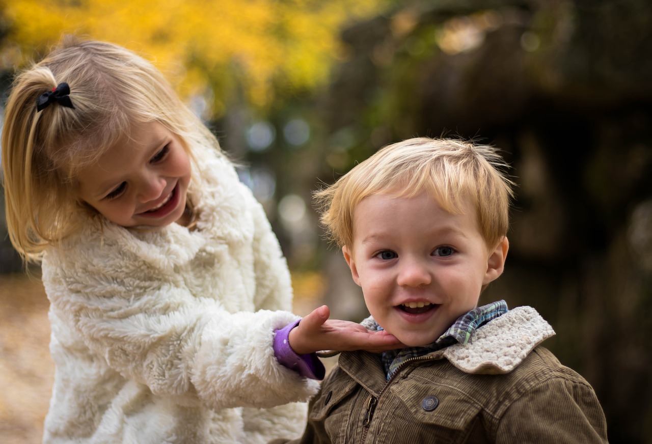 In what order and at what age should my child learn to say his/her consonants?